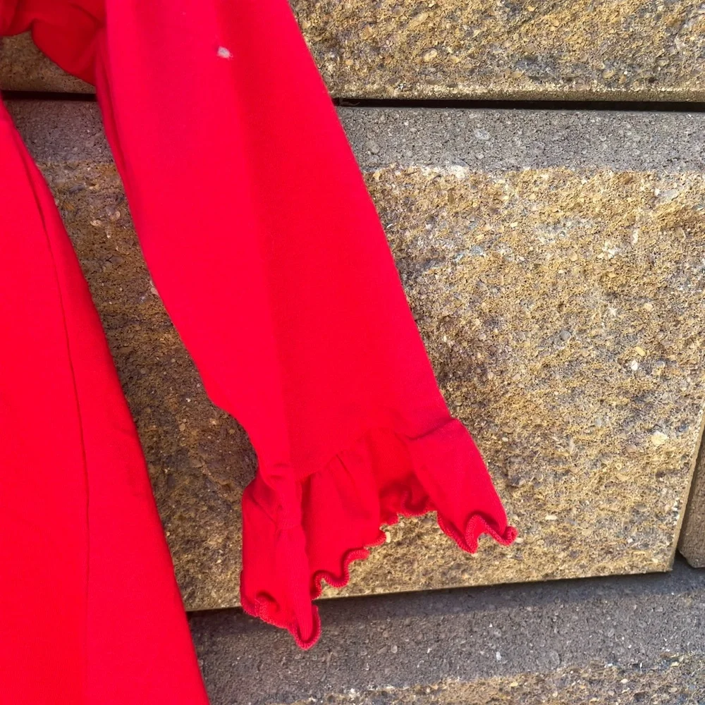 DEBORAH’S RED DRESS - Picture 3 of 6